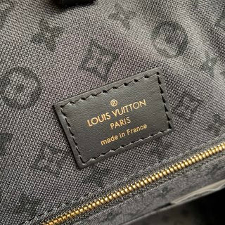Pre-Loved LOUIS VUITTON Onthego GM Crafty Monogram Giant Canvas Shoulder Bag Red