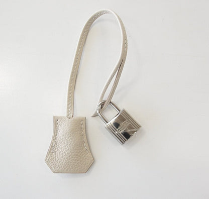 Hermes Kelly 32 Au Gallop Craie Togo Barenia Sombrero Leather Palladium Hardware