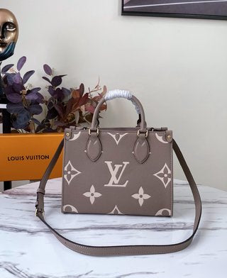 Pre-Loved LOUIS VUITTON Empreinte Monogram Giant Onthego MM Black