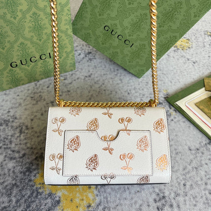 Pre-Loved GUCCI Padlock small berry shoulder bag