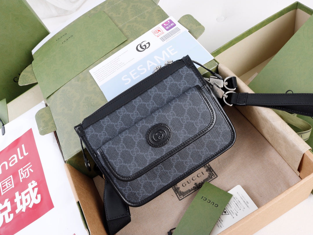 Pre-Loved GUCCI Messenger bag Black with Interlocking G