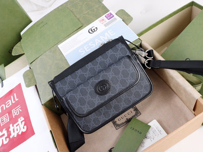 Pre-Loved GUCCI Messenger bag Black with Interlocking G