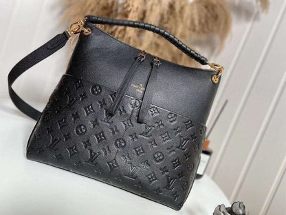 Pre-Loved Louis Vuitton MAIDA HOBO