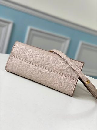 Pre-Loved LV Twist One Handle PM