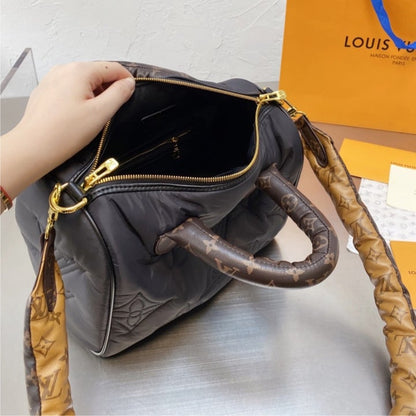 Woman LV speedy  handbag