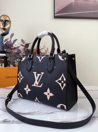Pre-Loved LOUIS VUITTON Empreinte Monogram Giant Onthego MM Black