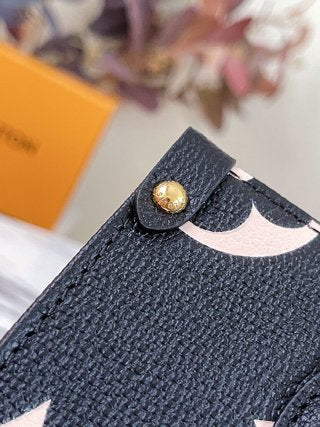 Pre-Loved LOUIS VUITTON Empreinte Monogram Giant Onthego MM Black