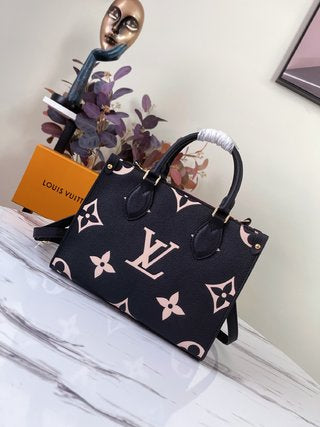 Pre-Loved LOUIS VUITTON Empreinte Monogram Giant Onthego MM Black